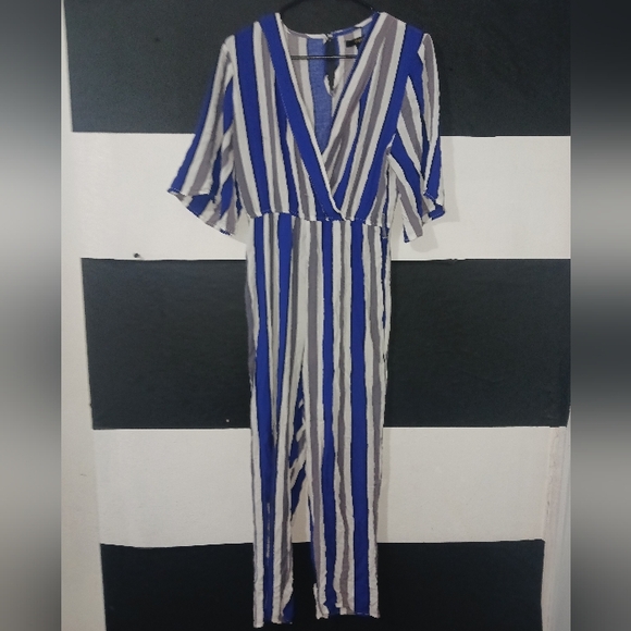 Women Multicolor Striped V cross halter jumpsuit - Picture 3 of 12